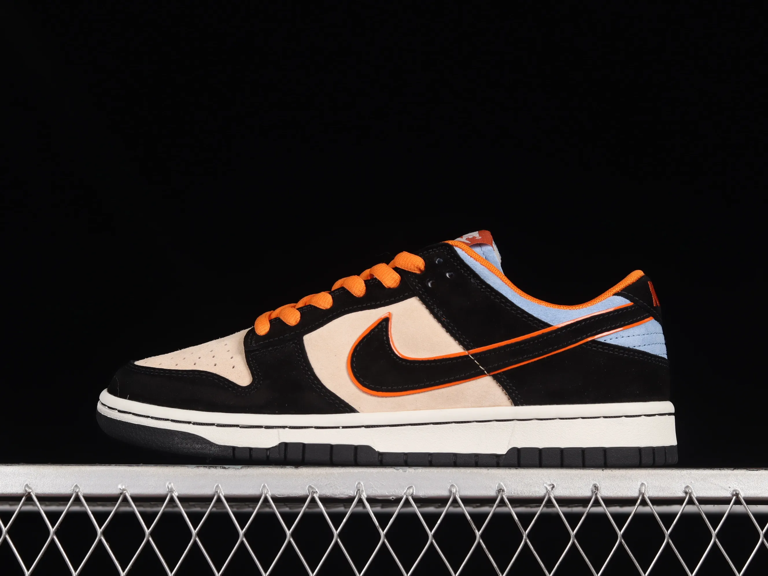 All Categories Nk SB Dunk Series Nk SB Dunk Low Low-top sneakers Otomo Katsuhiro x Nk SB Dunk Low "Steamboy OST" Otomo Katsuhiro co-branded SB low-top sports and leisure sneakers LF0039-027
